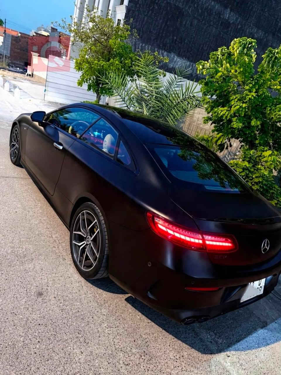 للبيع Mercedes-Benz E53 Coupé AMG
موديل 2022
اللون: أسود
تغليف حماية أسود مطفي يم جوشيلد 
الممشى: 40,000 كم

سيارة اعلى مواصفات فل اوبشن مواصفات جديرة بل ذكر  السيارة اصل AMG 
السيارة بحالة ممتازة، محرك V6 تون تيربو بدون اي مشاكل بل محرك او كير او الكهربائيات شواصي ولغود كفالة صبغ فقط قطعتين بدون  شرط الفحص وين ما تحب والممشى قليل مقارنة بالموديل، وجاهزة للفحص والمعاينة.

السعر والتفاصيل عند التواصل.
السيارة رقم بغداد بأسمي 
عنوان السيارة : اليرموك الاربع شوارع 
الرقم : ***********
