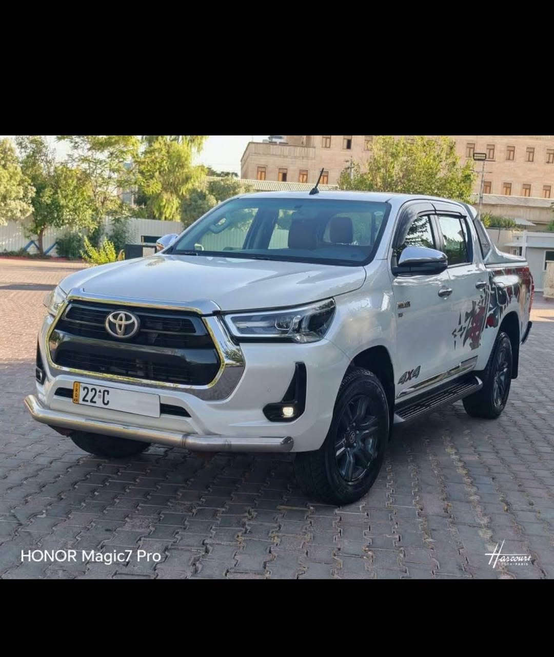 تويوتا هايلوكس2021
فئة Trd
سيارة نظيفة ع الشركة 
بيها بس جهة السائق بلبگلايت مأشر عليها شبر
***********
*********** كركوك, العراق
