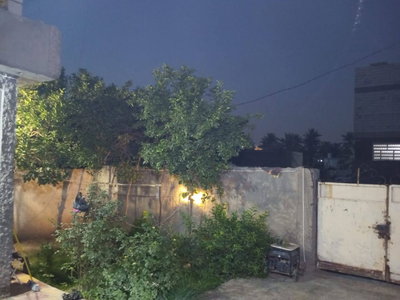 منزل للبيع طهمازية شارع مدرسة الهدف مساحه 220 طابيقن 
باقي التفاصيل خاص ***********
