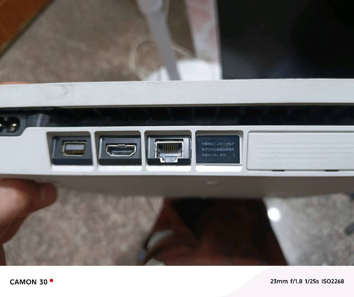السلام عليكم، متوفر للبيع جهاز بلايستيشن 4 سليم (PS4 Slim) بمواصفات ممتازة، الجهاز غير مهكر وعلى آخر تحديث (نظام 13).
​تفاصيل العرض:
​سعة التخزين: 1 تيرابايت.
​الملحقات:
​عدد (5) أذرع تحكم (يد): اثنتان أصليتان (واحدة منهما تحتاج صيانة لزر المثلث)، وثلاث تجارية.
​عدد (3) أقراص ألعاب (أشرطة).
​شاشة قياس 32 بوصة مخصصة للألعاب فقط.
​حالة الجهاز: نظيف جداً، لم يسبق فتحه (ستيكر الوكالة موجود)، وجميع ملحقاته وكابلاته متوفرة.
​السعر: 300 (السعر المذكور).
ملاحظة: البيع بسبب ظروف خاصة، والرجاء من غير الجادين عدم المراسلة.
​للاستفسار، يرجى التواصل عبر واتساب أو الخاص على الرقم: ***********