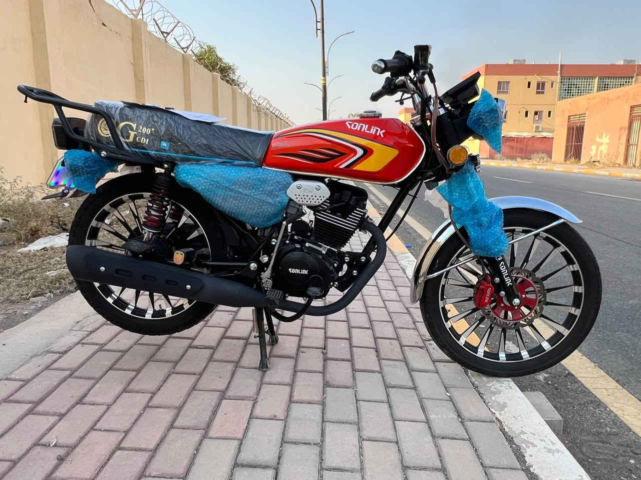 السلام عليكم
للبيع دراجه سونلينك زيرو 2025 لون مميز
الدراجه بعدها بجيس الشركه حيل نضيفه 
ماشيه اقل الشهر وياها سويجات ثنين ومنفيس
واسويلك مكاتبه مكان الدراجه بيجي 
سعرها 950 وبي مجال هـ : ***********
