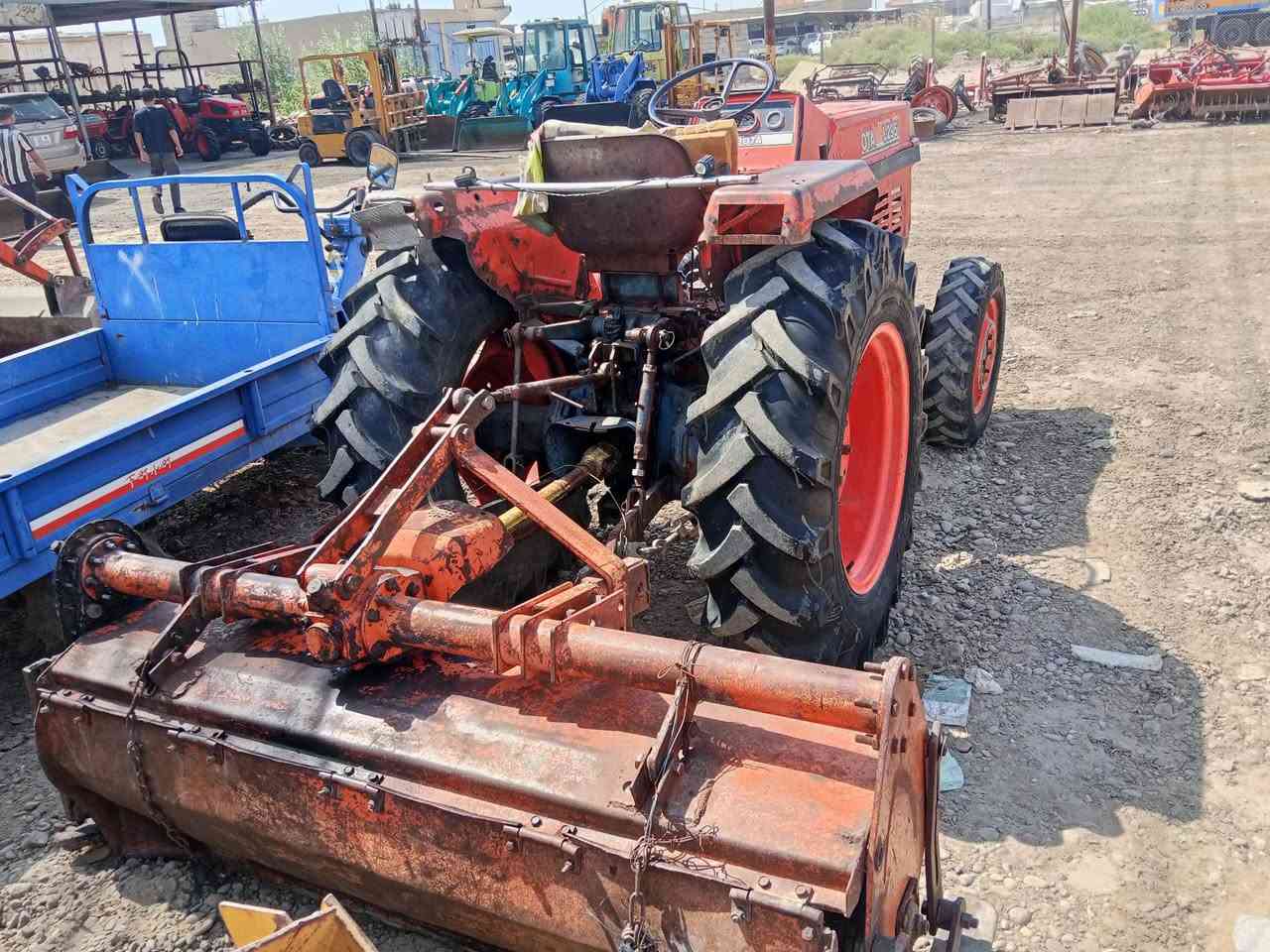 كابوتا موديل 90،محرك نكره مكينه 
نضيفه شغاله ***********
