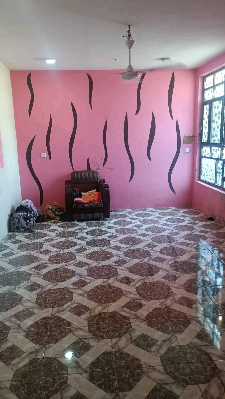 🏠 للبيع بيت في بعقوبة – طرق وجسور

📐 مساحة الأرض: 100 متر
🏢 البناء: طابقين
🛏️ غرف: 2
🚿 حمامات: 2
📜 السند: طابو صرف – سند 25
📍 الموقع: بعقوبه مقابل  طرق وجسور
🛣️ البيت على فرع، وظهر البيت على شارع عام ⭐

✨ البيت موقعه ممتاز ومناسب للسكن، وقريب من الشارع العام.

💰 السعر: 125مليون دينار قابل للتفاوض بسيط

📞 للجادين والاستفسار: مراسلة خاص
***********