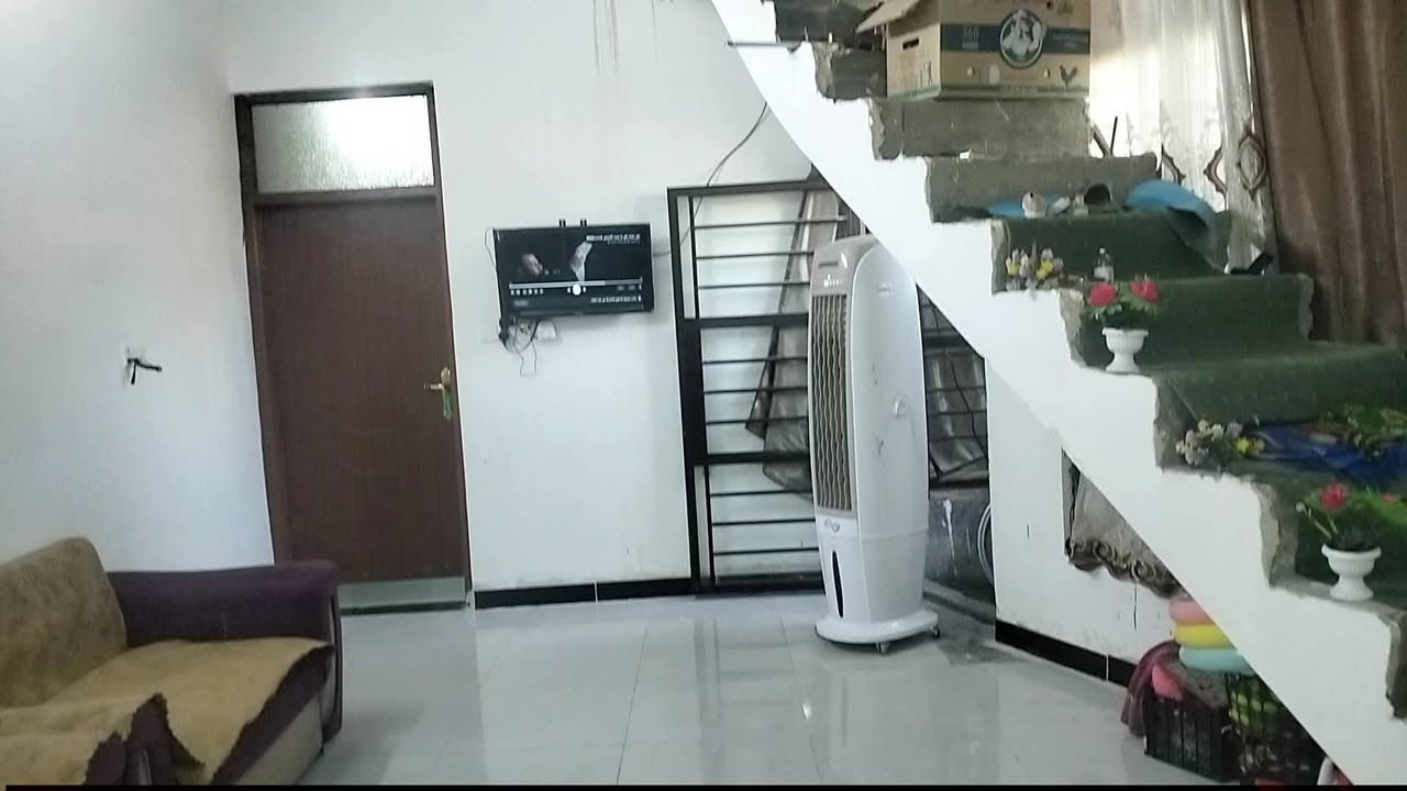 اسلام عليكم للبيع مشتمل 100 متر طابو زراعي سند 25 وجه خمسه نزال 20 يحتوي غرفه واستقبال وصاله مفتوحه على مطبخ مع صحيات خارجيه موقع بيت حي متنبي خلف بيت كسار اتصال بل رقم *********** مو شراي لا يتعبني
