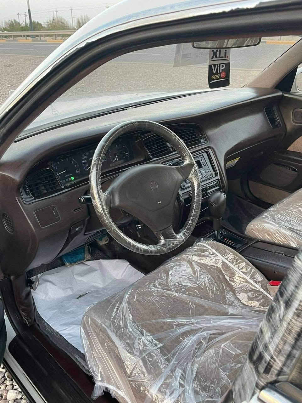 السلام وعيكم بطه متصل كفاله من كلشي مكينه جديده وكير جديد وتبريد شغال و تخم تاير مكان بصره القديمه  السياره بسمي سعر 65 بيه مجال قليل ***********
