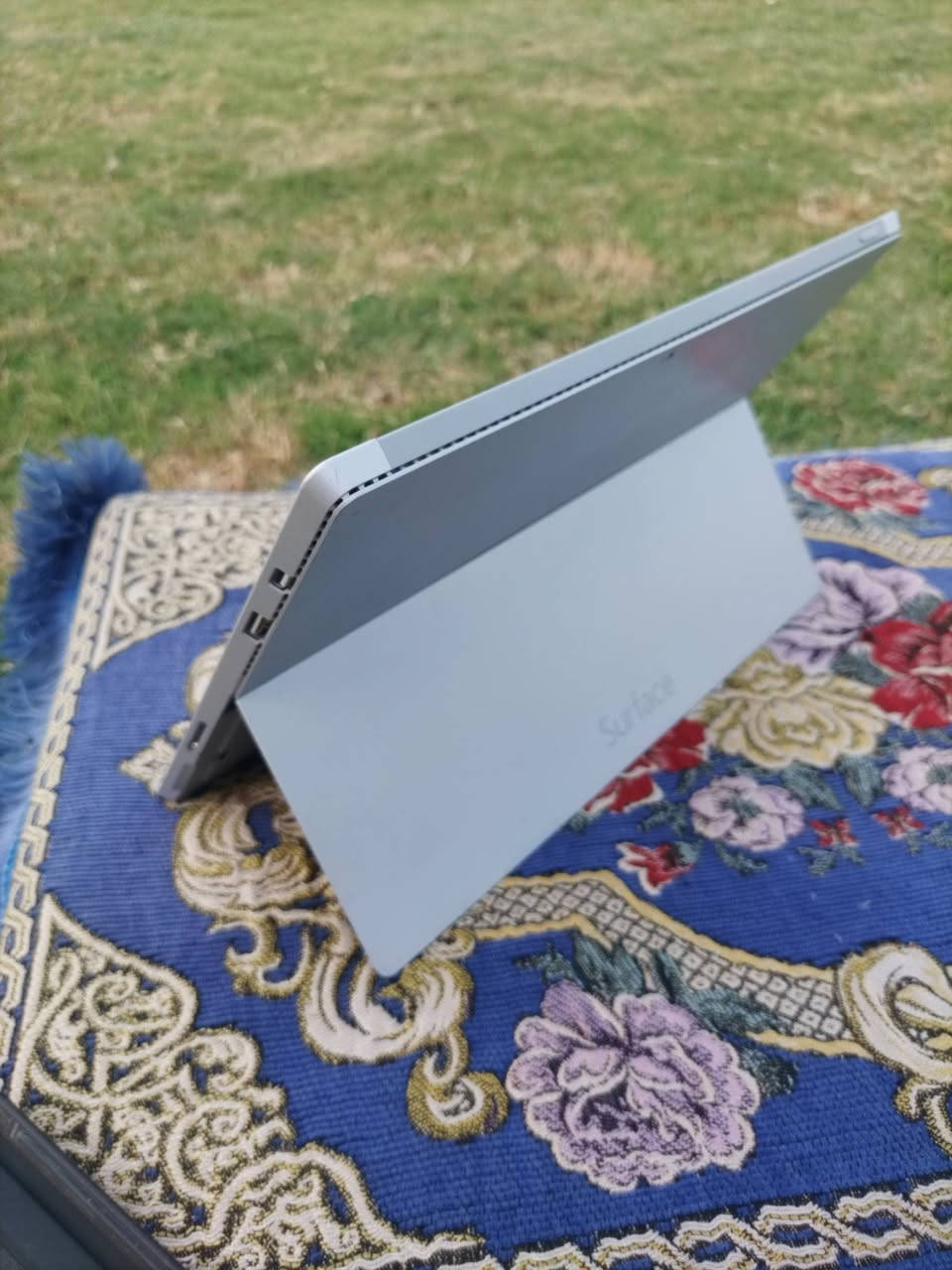 سيرفس برو 3 نضافه 95%
رام 4 كيكا
هارد 128 ssd
حجم 12.3
لمس 
معالج i5 جيل رابع 
مع شاحنه وحقيبه وماوس وكيبورد 
السعر 190 الف قابل للتفاوض 
يتوفر ضمان شهر استبدال اي خلل
