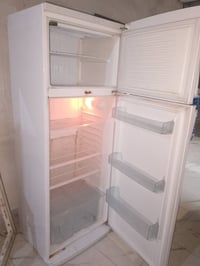 ثلاجه غاز • 22 قدم • نضيفه