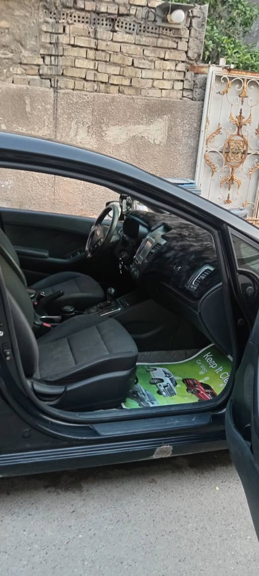 بيع فقط بدون مراوس
كيا فورتي موديل 2018 كندي
حادثها جاملغ وبنيد مبدل ومصبوغ
صور حادث ماعندي
 مكينة 2000 دوش ممفتوحة ماشية 237 الف
كيرها AT
شاشة كبيرة بلاد
تلث انظمة قيادة
ايكو ،، نورمل ،، سبورت
كشن السايق والراكب تدفئة
سعرها 93$ ورقة وبيها مجال بسيط
مكان السيارة بغداد  حي الجوادين
واتساب *********** بغداد, العراق
