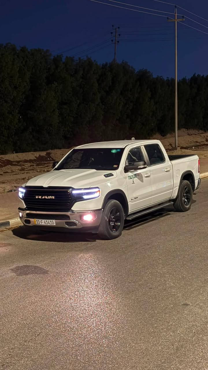 دوج رام بك هورن 2022 Dodge Ram BIGHORN 

6 سلندر   V6
باب طويل بدي قصير المرغوب
بصمه 
كير ماوس 
شاشه جبيره 
دوسات كهربائي
كشن كهربائي
السياره ايتورك etorque
دعاميه حديد ستيل 
ويل اسود مات
ويل ١٨ ماكو شي اسمه طسه
سياره ماشيه 97 الف ميل 
رقم مميز 

محرك كير اكسل حداديه كلها كفاله 
بجم كبس  شاصي بشرط لغوده بشرط تكم بشرط
بدون ايربكاك
رقم الشاصي : 1C6RRFFG7NN238594
السياره مثل ما موضح في صور الحادث حادثها مجرد ربع جاملغ خلفي يعني قصعه وحده صبغ بدون اي دواخل 

السعر : 280 وبيها مجال 
***********

