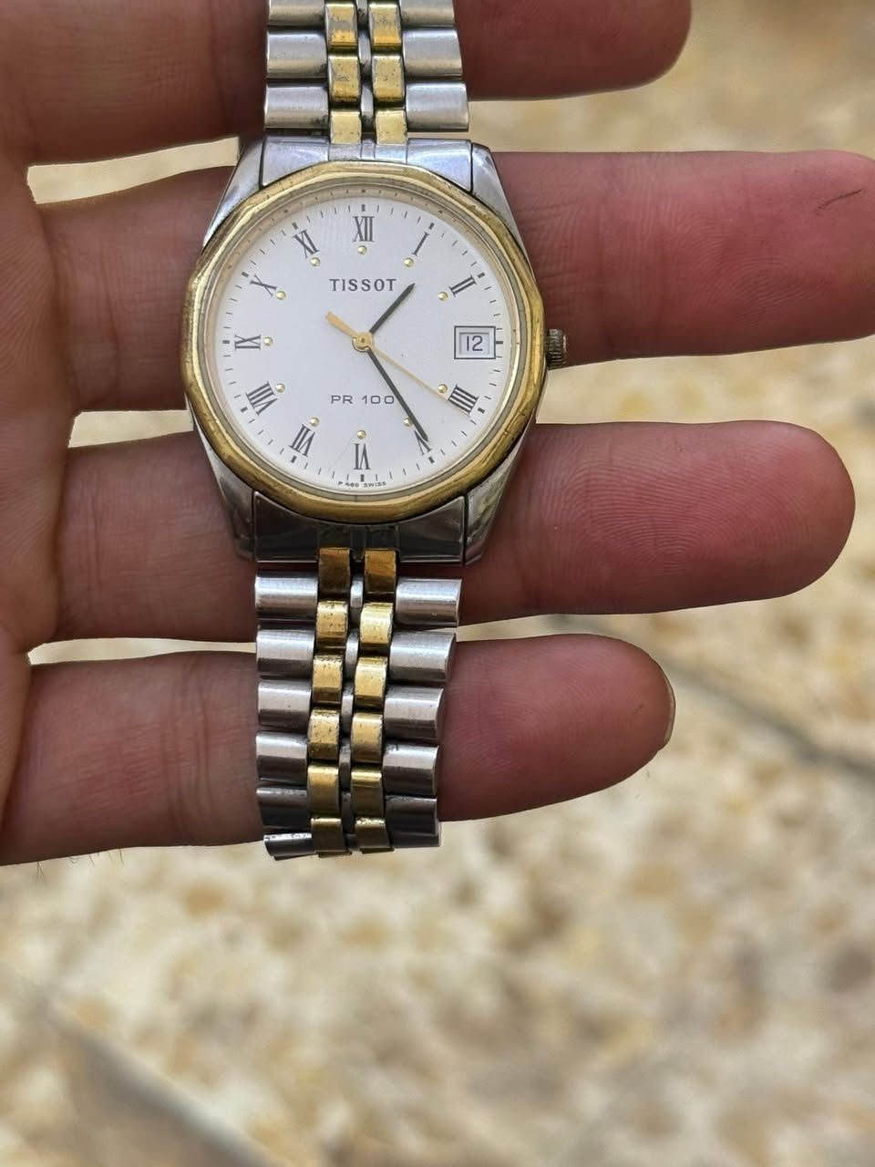 ساعات سويسرية • ٥ قطع • شغالات