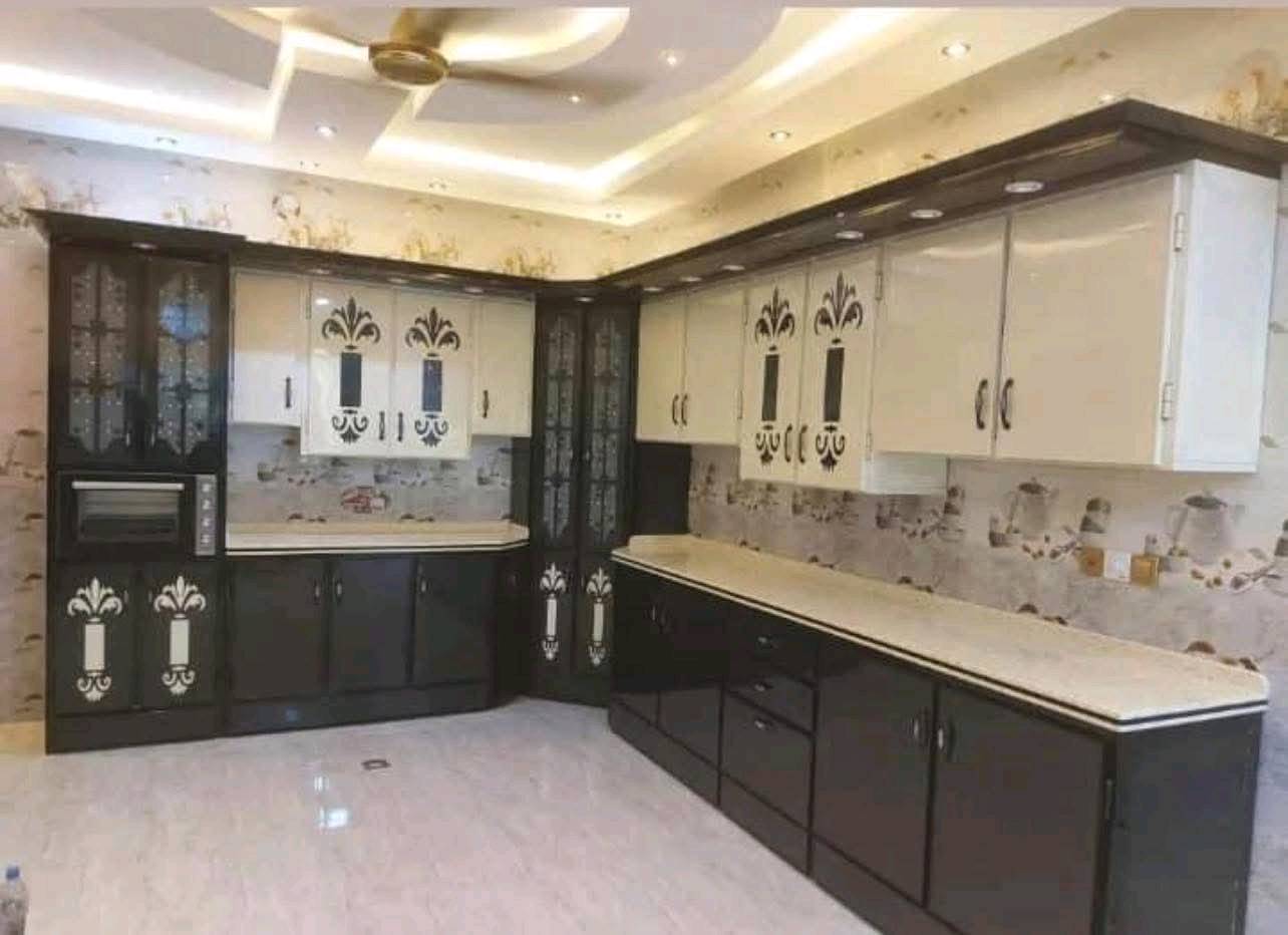 اشتغل حسب الطلب تفصال ع متر المنيوم تركي مطن وجهين يصير الباب المتر 330
***********