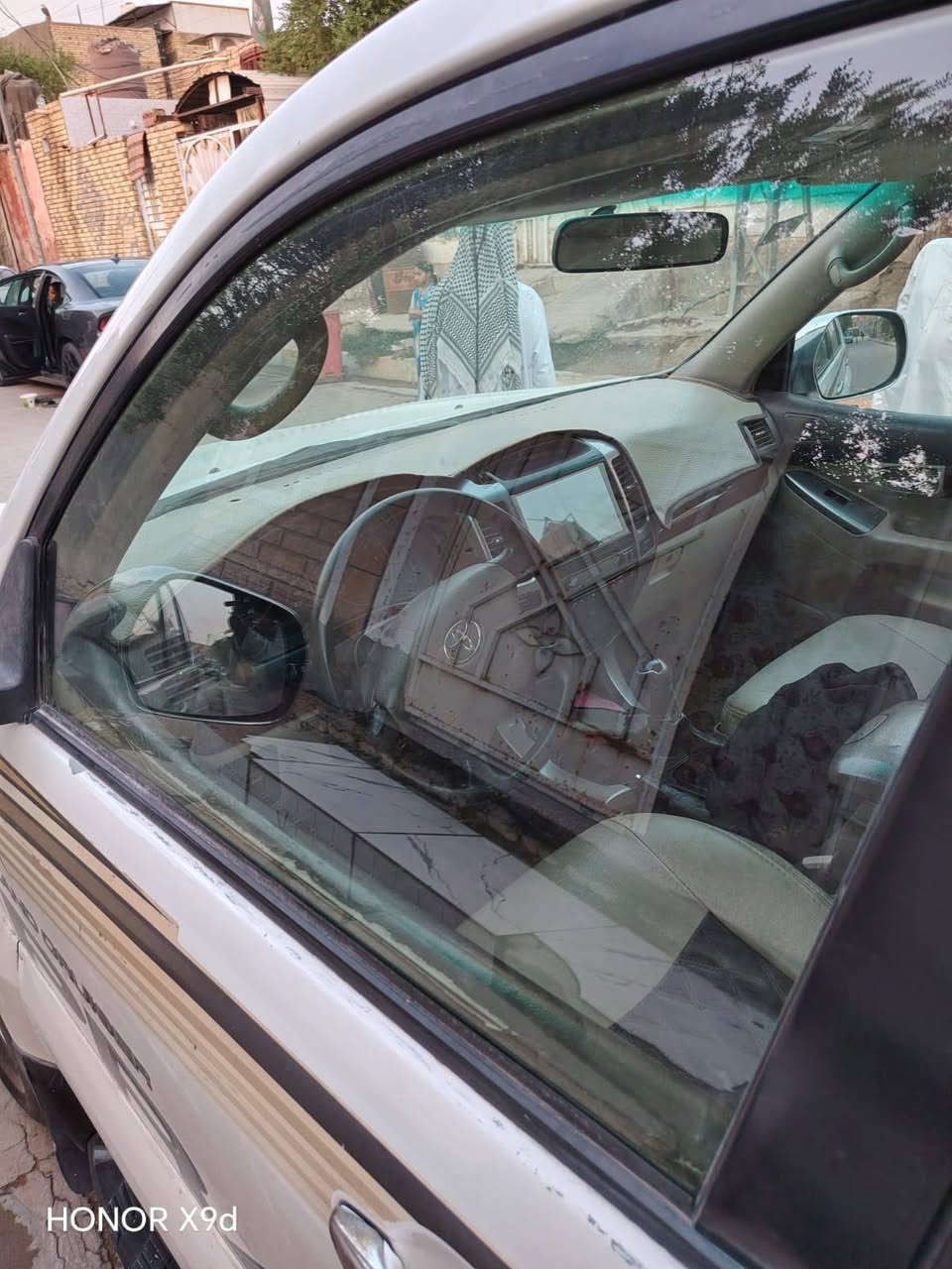 سلام عليكم مكلف بنشر سيارة برادو موديل 2007 مكينة 6 سلندر سيارة جاهزة من كلشي جاهزة من دعامية لدعامية لايت زنون تبريد ثلج سيارة اي نقص مابيهة مكينة وكير كفالة حدادية كفالة سعر 140 وبي مجال تفاصيل اكثر ***********

نص مكتوب في الصور:
- HONOR X9d