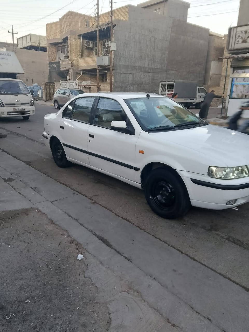 فدوه الكلبك اذا شفت نفسك شراي اتصل وكل تفاصيلها ذاكرها لتكلي شبيها 
السلام عليكم سمند رقم بصره مميز مشروع وطني شرط تحويل بغداد سياره مكفوله عده الدوسات مكينه اول تبديله دهن الها وخيط بخار صوج دهن لان جديد ماعرف شرط مابيها صوت ولا دخن من قبق ولا قطره فقط دخان من صالنصة كير تخم تاير تبريد ثلج صدر امامي خلفي جديد مشط جديد متعوب عليها لسياره دوشمه كشنات وارضيه البجم كله زنون اصلي حتى البلوجكتر كلش حلوه السياره متعوب عليها مكاني بغداد  عارضها 36 وبيها مجال للطيبين شراي ***********
