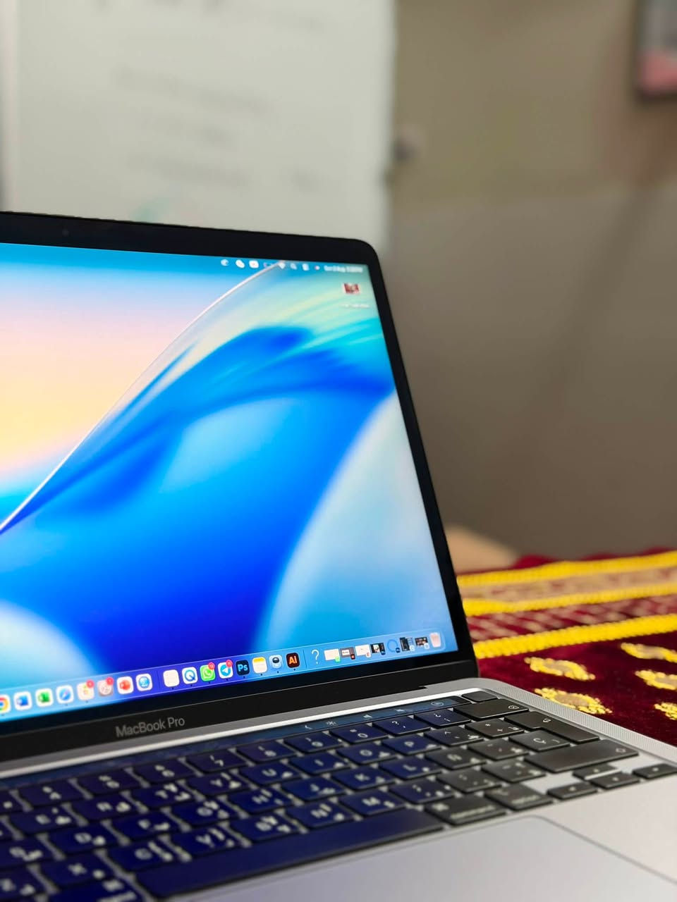 Macbook pro M1 - 2020
Ram: 8GB
Hard: 500GB
Touch bar + Touch ID
Display 13.3inch 2k
لابتوب نظيف بنسبة نظافة 95% 
شاحن والكارتون الأصلي مالته كلهن موجودات 
اللابتوب اي خلل مابي استخدامي جان برامج ادوبي 
السعر 850 الف 
مكاني بغداد الغزالية
للتواصل: ***********
