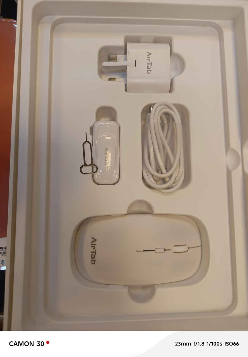 ايباد Air Tab 
واحد تيره
شريحه
جديد عندي قطع ما مفتوحه اصلا 
لون برتقالي 
تجي وياه موس كيبورد قلم و كفر  و سماعه ايربود تك 
جهاز اصلي وكاله 
سعر ٣٠٠ قفل يوجد توصيل جميع المحافظات 
*********** بغداد, العراق
