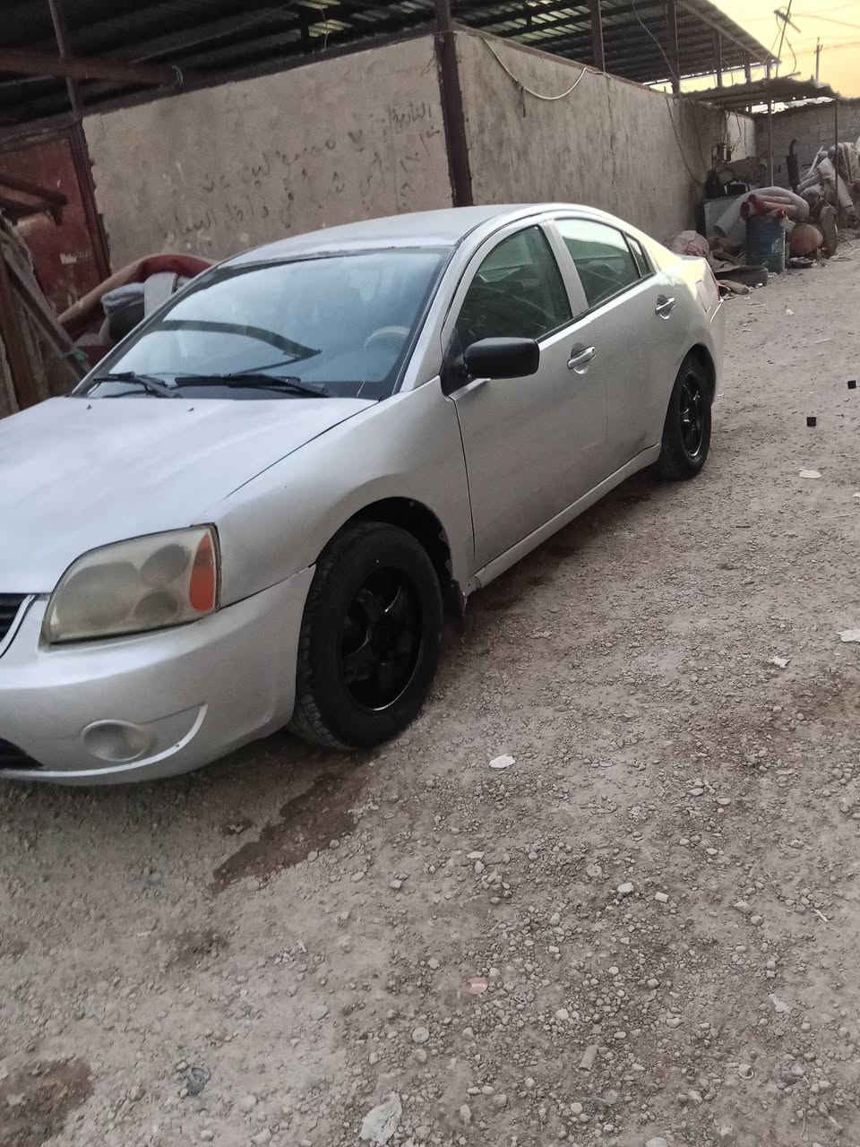 الرجاء اقراء المنشور سياره مستبوشي كلنت موديل 2007سياره حره سنويه 28 شرط التحويل كير ومحرك كامري سياره اسعاره معروفه كشره نفس الصور بيه صبغ بيه ظربه جه العربي بين الباب والجاملغ غرفه جديديه كيره جديد محرك نسبه بخار قليل حيل حداديه نص مكانه نجف مناذره ***********السعر30مجاله حك الجيه

