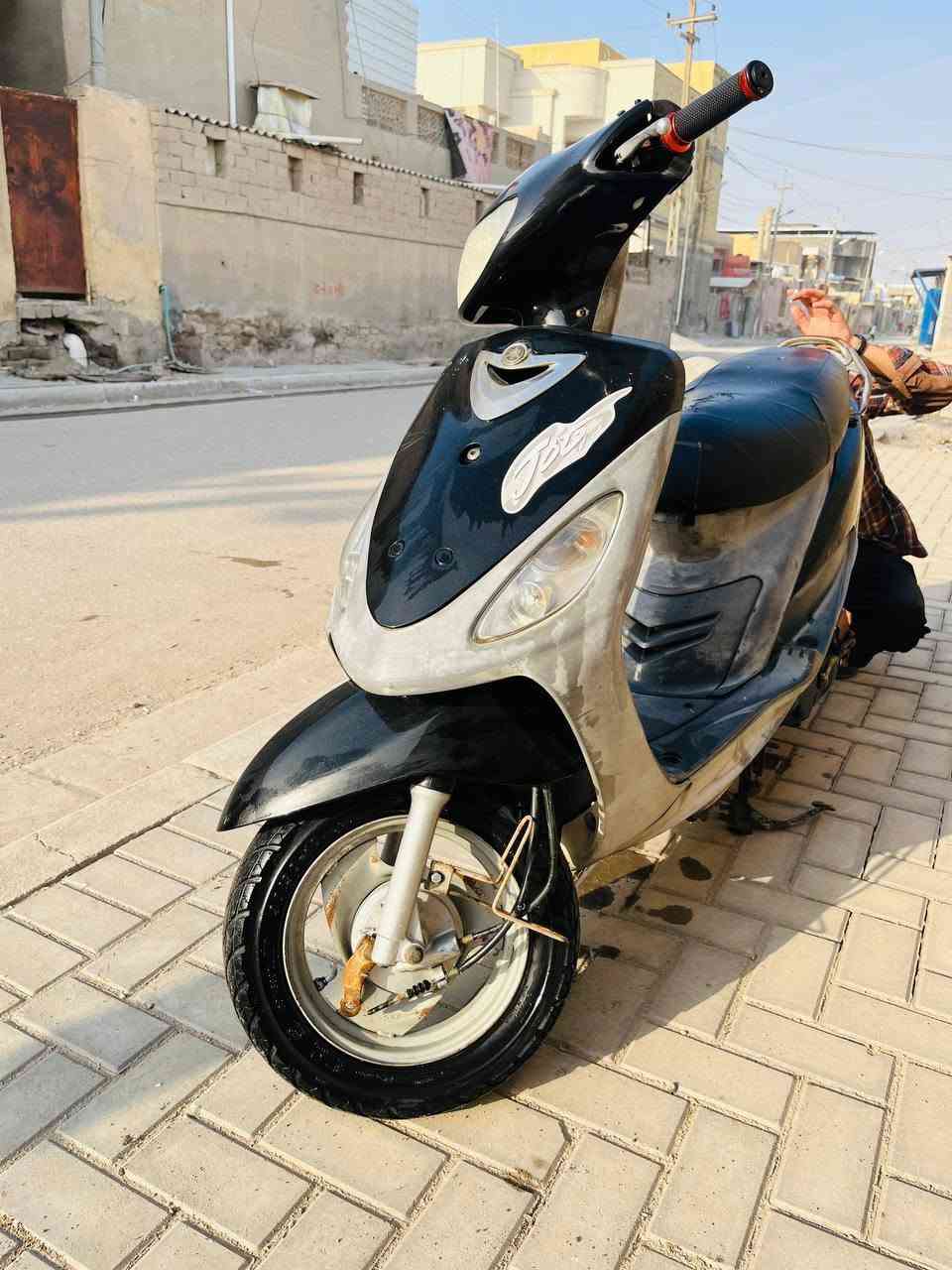 السلام عليكم دارجه ماكس مفتوحه كفرات ختم واحد السعر 650العنوان هور السعد ***********
