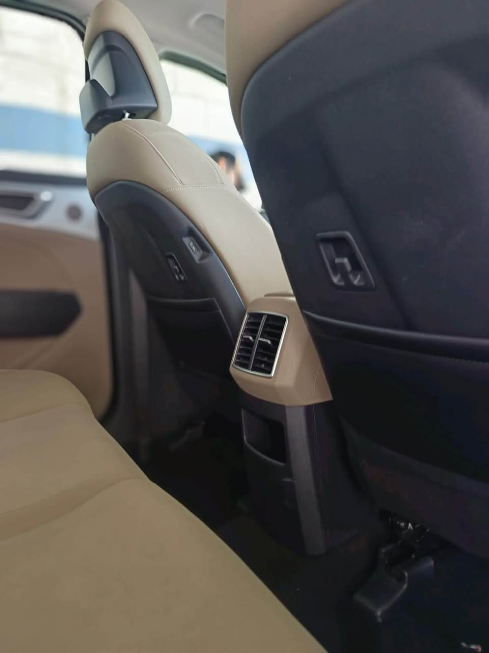 السلام عليكم ورحمة الله وبركاته 🌹
🚘 للبيع كيا سبورتاج خليجي موديل 2026

✨ فول مواصفات ومميزات راقية

🔹 بصمة أبواب
🔹 بصمة تشغيل
🔹 دخول ذكي
🔹 بانوراما
🔹 كراسي كهرباء
🔹 كراسي تدفئة
🔹 صندوق كهرباء
🔹 هندبريك بصمة
🔹 تبريد قطعتين
🔹 فدكيشن
🔹 تشغيل عن بُعد
🔹 شاشة متصلة
🔹 لايت تحكم كهرباء
🔹 ويل 19
🔹 بردة خلفية
🔹 محرك دوش
🔹 ماشية 5 آلاف كم فقط

📋 المعلومات:
🇰🇷 خليجي
🔢 رقم أربيل
✅ تحويل مباشر
🛡️ سيارة نظيفة
📍 العنوان: الرمادي – مركز المدينة

📞 للاستفسار والاتصال:
***********

🔥 اتصل ودلل، حياكم الله 🔥
