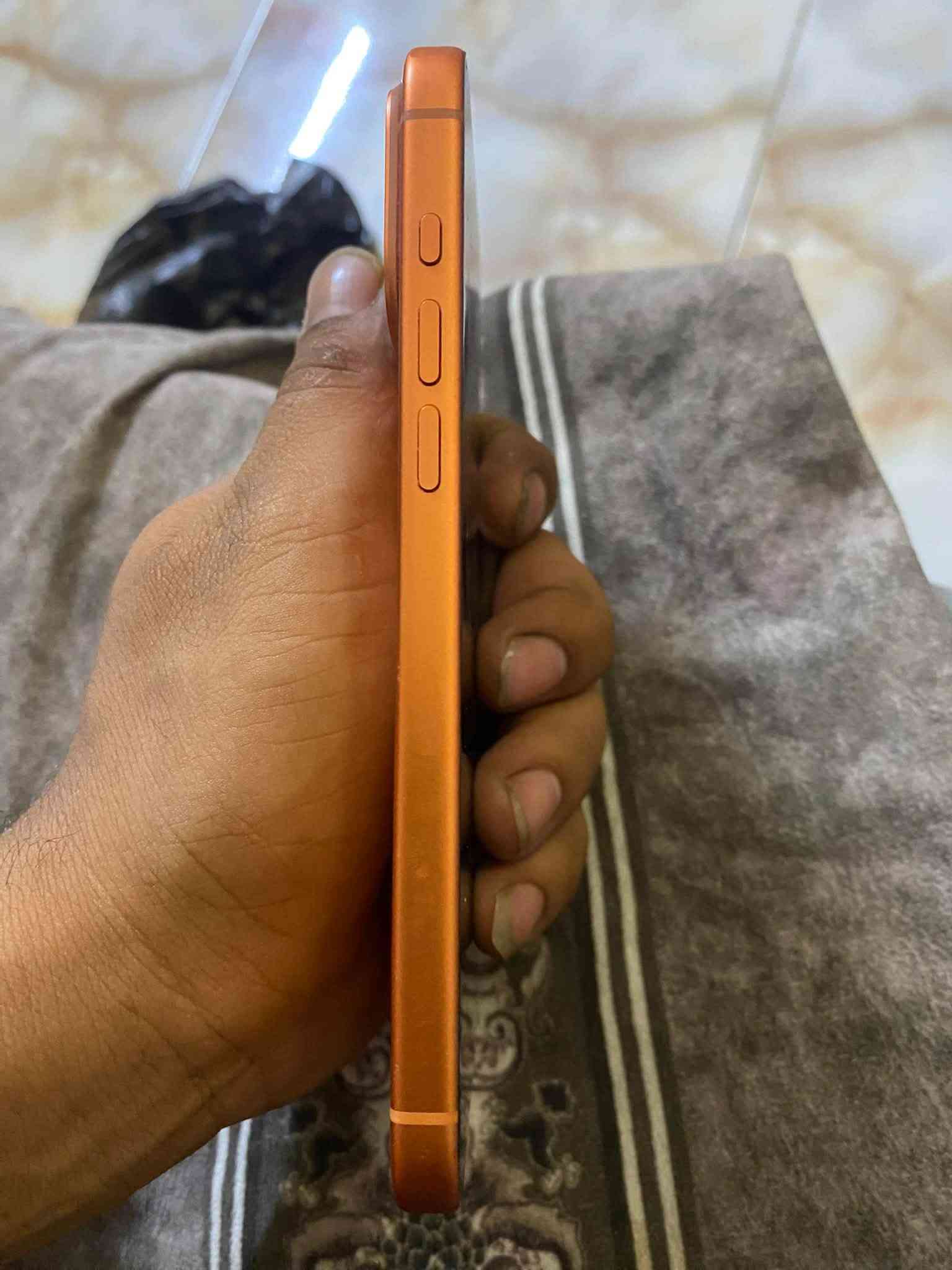 آيفون 17 برو ماكس جديد مشحون 98 مره بطايره 100  شريحه اكتروينه 1750 الف المكان ديالئ رقم الهاتف *********** متواجد
