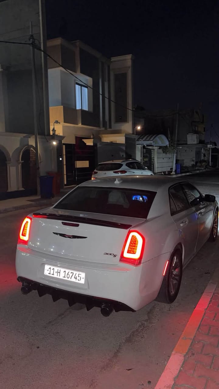 للبيع أوباما C300 V6 🇺🇸موديل 2018، ممشاها 200 ألف، السيارة استخدام يومي ومحرك وكير بحالة ممتازة، بدي نظيف ومرتبة، مواصفات الـ C300 المعروفه، السعر 185 ورقة وقابل للتفاوض بالمعقول. للجادين فقط، والاستفسار خاص صور الحادث والسونار  مكاني بغداد ***********

