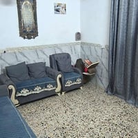 بيت للبيع  يشغل مساحة 100 10×10 ويشمل أستقبال وصالة و3 غرف منها أثنان ...