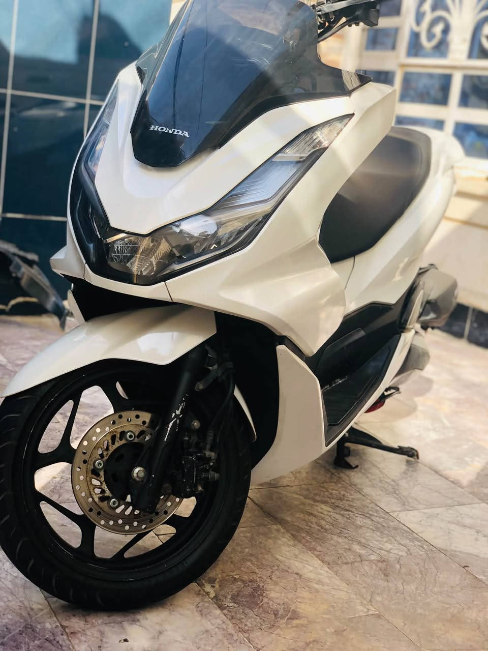 سلام عليكم
للبيع pcx الجيل الرابع 

وارد كوري 

ماشية 31 الف 
￼دراجة جديدة بمعنا الكلمة 

حساس زدحام 
ستان كهرباء ￼
مابيها اي نقص 

دراجة نازلة رمبة والمكاتبة موجودة

مكاني بغداد طالبية
***********
