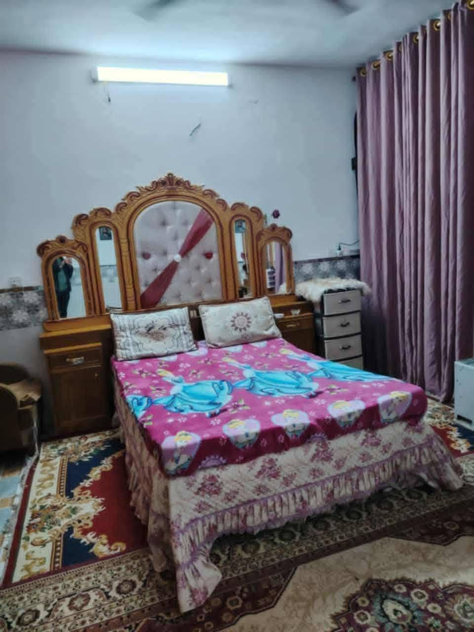 👈من رخصت مدير الكروب ممكن موافقه علي منشور👉 بيت البيع مساحته 120 متر واجها 5 ونزال  24 👈 قاط ونص👉 غرفتين نوم وستقبال ومطبخ داخل الحولي حمام وتواليت خارجي حمام داخلي👈 وغرفه فوك بعدلها بس صب يصير قاطين👉 الرضيه كاشي والجدران سراميك مجاري ريسيه كهرباء ماي سحب منضومه كامرات👈 البناء بلوك 👉الساس رفت👈 عقد زراعي 117 👉منطقت بوب الشام 👈بلنزله جاي من القريه👉 ع شارع الريسي داخل منطقه👈 السعر 65 👉 بي مجال قليل العنوان بغداد منطقت بوب الشام اكثر تفاصيل البيت بلمقطع الفيديو اليريد يشوف البيت من داخل ومن خارج يدخل علي خاص ادزله مقطع فيديو مال البيت 👈 مايرهم قصد ولا مقدمه حاضر فلوسه البيت👉  اتصال برقمي خاص عادي بي وقت *********** واتساب👉
