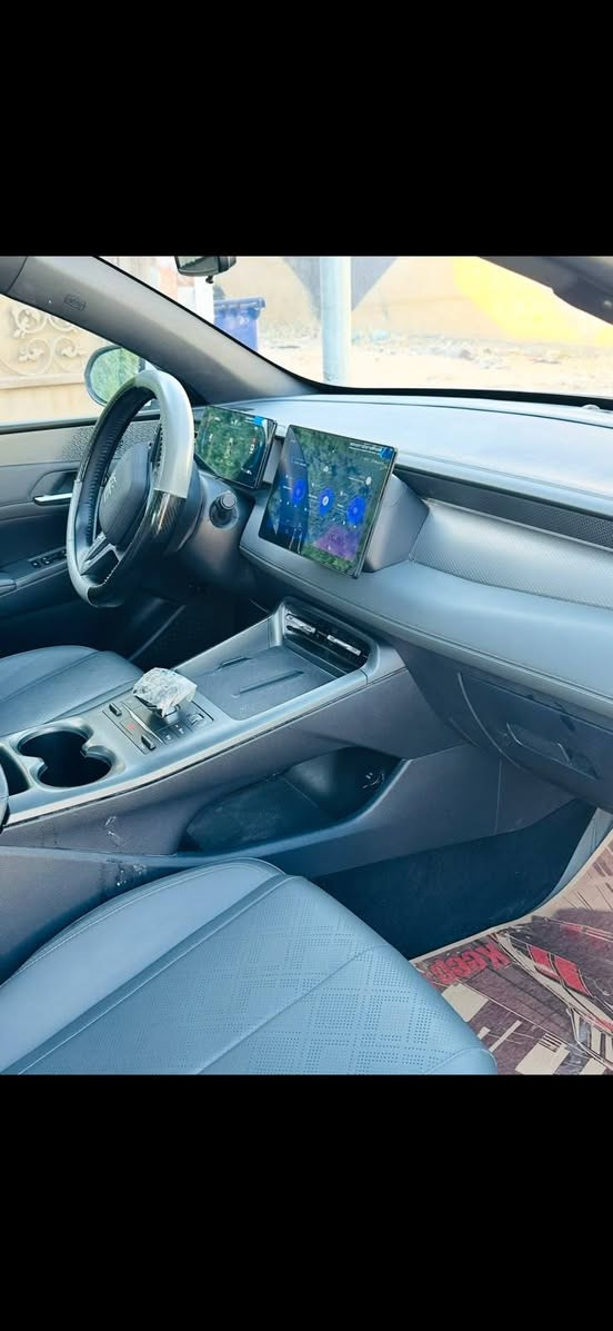 BYD كن بلاس أبيض زيرو ماشيه ٢٠٠٠ كيلوا عنواني بغداد التاجيات قرب جامع زمزم ***********
