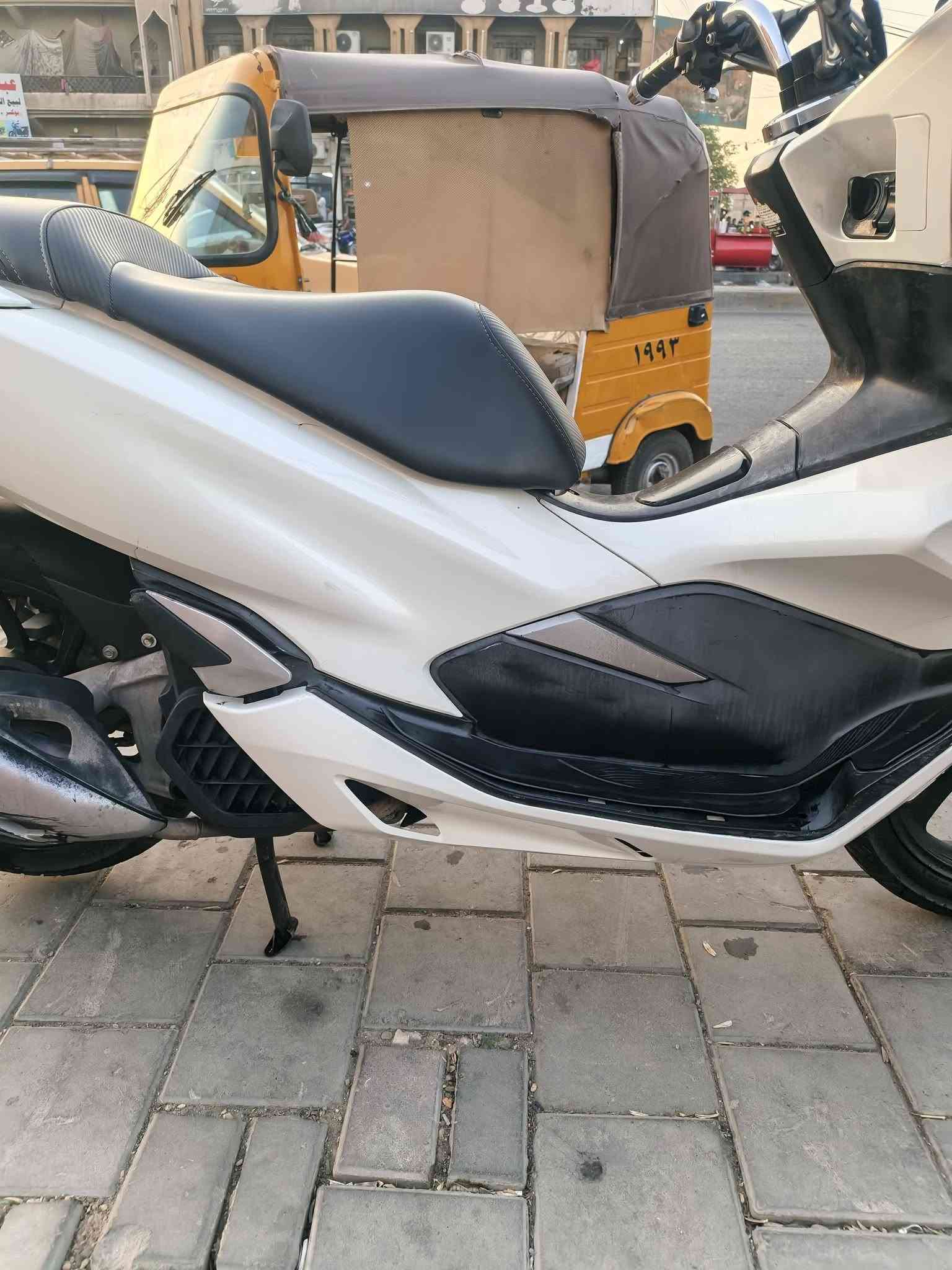 ‏جيل ثالث ياباني PCX
‏مكينه 125 
‏مكفوله كفر ومكينه 
‏دراجه جديده مابيها نقص 
‏السعر 15ورقه و بيه مجال 
‏العنوان بغداد حي البتول قرب فلكه حي النصر
‏واتساب او اتصال *********** 📱
‏
