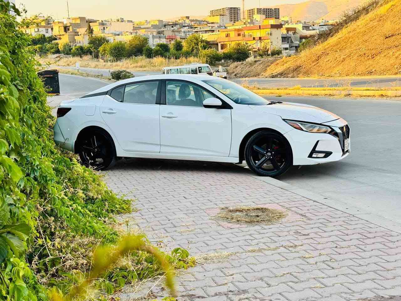نیسان سێنترا  شکل تازە گێڕ و مەکینەی بەشەرت  سێ پارچەی بۆیاخە بێ ناو بێ ئێر باگ  زۆر خاوێنە  ڕەقەمی هەولێرە  . داوای بکە ڕەقەم شانسی بۆ دەنێرم ماوەی ڕۆشتنی 49هەزار مایلە  سیعری123وەرەقەو مەجالیشی تیایە . *********** بۆ زانیاری لەسەر سەیارەکە نامە بۆ واتس ئاپی ئەو ڕەقەمە بنێرن. لەسەر ئیزنی ئەدمینی بەڕێز.
