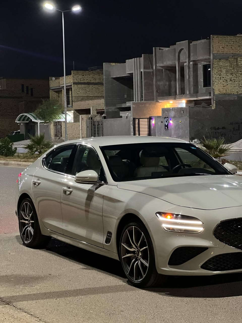 السلام عليكم …
سيارة مرقم كتاب شهداء ميسان وكاله عامه 
Genesis “G70” 2025 
لون مميز♥️
4 سلندر توربو 

مواصفاتها 
رادار امامي 
رادار خلفي 
رادار جانبي 
كاميرة خلفية 
شفتات ستيرن 
انضمة قيادة 
ايكو نورمال سبورت  سبورت بلاس
تدفئة ستيرن 
كشنات كهرباء 
شاشة كار بلاي اندرويد اوتو 
كشنات تدفئة 
تشغيل عن بعد 
بصمة
اشاير بلمري 
قيادة ذاتية 
مثبت سرعة 
نقطة عمياء 
جنطة كهرباء
والمواصفات البقية معروفة بالجينسز
 
ماشيه 9 ميل 
حادث السيارة جاملخ صفحة السايق  مصلح نفس ومصبوغ والبنيد بي تعديل بارد كلش بسيط السيارة  
السيارة امانة الله حيل حيل نضيفة 
مكاني بلعماره 
 ***********
