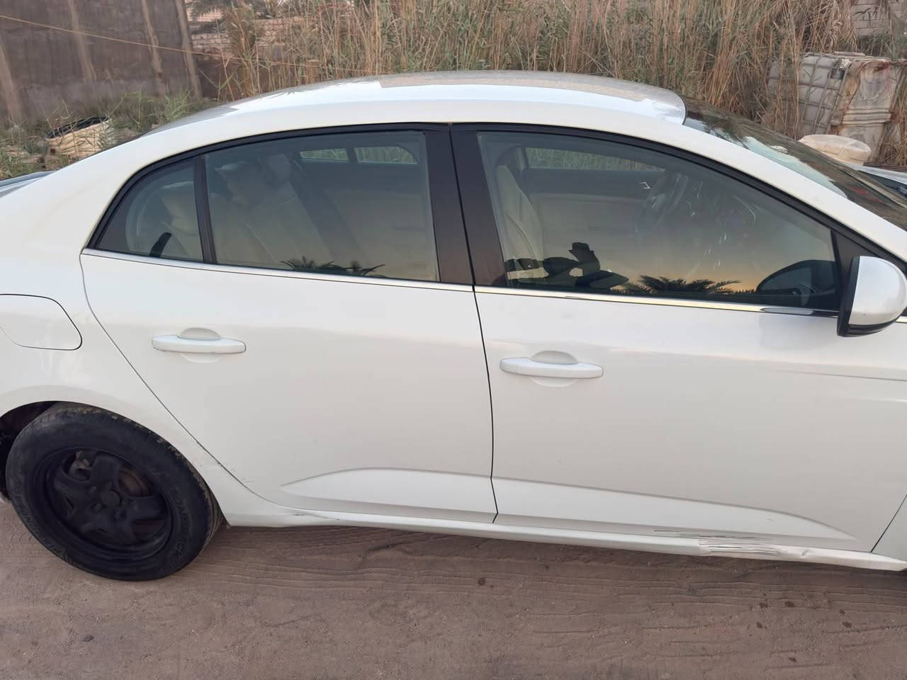 رينو ميكان مديل 2019 سعر 75 وبيه مجال حق الجيه 
السلام عليكم سياره رينو ميكان مكينه وكير وحداديه وتبريد خير من الله سياره مال جناي ما متعوبه السياره جهازه مابيه ضربه ولا صبغ مكان السياره البصره شط العرب الجزيره اليوبه رقمي *********** ما متواجد عل ماسنجر
