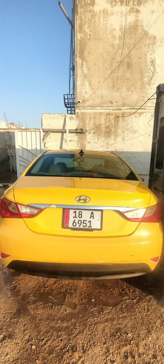 سوناتا 12 وارد امريكي
كير كايم 
محرك 2400 لا تنقيص ولاتبخير
بيها قطعتين جاملغ وبنيد بدون ايرباك
سنويه والهزة ما نافذة
خط بغداد كربلاء 
السعر 74
مكاني كربلاء
*********** كربلاء, العراق

نص مكتوب في الصور:
- HYUNDAI SONATA 2012 للبيع سوناتا بحالة جيدة 74 ورقة الكير عاطل تبريد جديد حادثها من أمريكا جاملغ وبنيد بدون حادث ايرباك موديل 2012 بأسمي العنوان: كربلاء للتواصل: *********** فرصة مميزة .. لا تفوتها راحة وأمان لون مميز وفخم اقتصادي بالوقود السعر مناسب