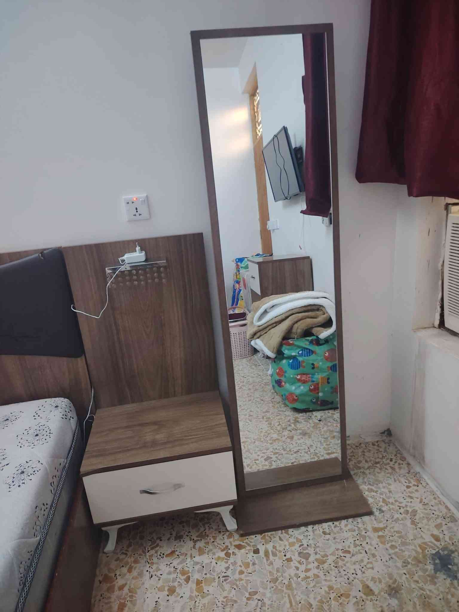 غرفه تركيه 7 قطع سلايت وياها جربايه صغيره مال اطفال والدوشك الضغط الاصلي هم وياها للبيع عارضهه ب450 وبيهه مجال للاستفسار ***********

