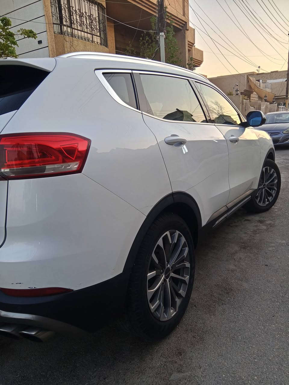 سلام وعليكم عندي هافال H6 موديل 2019 فول مواصفات 1/1 ماشية 62 الف بيها سيرفس من الشركة حجم المحرك الفين تيربو المرغوب گير السيارة DCT دبل گلج 7 سرعات
مواصفاتها فول ١/١ تحديد مسار 3أنظمة قيادة
مثبت سرعة رادات بكل مكان تبريد قطعتين شاشة دجيتل
انارات محيطية مخفية داخلي اوتو هولد مساحات خلفية
اشارات ترحيبية ب علامة هاڤال
كامرات امامي خلفي ٣٦٠ د 
كشنات جلد + تحكمات الكشن كهربائي
والمقاعد الأمامية مزودة ب هيتر  
مقعد سايق مساج و2 وضعيات كهرباء تحكمات ستيرن 
الستيرن هيتر 
مرايات شفط وتحكم ب بصمة
اشاير بل مري
هاند بريك بصمة
" اوتو بارك توقف الركن الذاتي "
اشارات ترحيبية ب علامة هاڤال
بك لايت ليد 
حساس اطارات 
مانع انزلاق 
شاشة كبيرة + شاشة اعطال
رادار جانبي + رادار امامي
مراقبة النقط العمياء 
نظام ABS
شفتات بل ستيرن ( تنطيك طابع رياضي)
شحن لاسلكي صندوق كهربائي
بيها دبل بصمة تشغيل (2)
سقف بانوراما
بطارية جديدة
صدر امامي وخلفي جديد
تبريد شاشة  بيه سونار كدام عينك
سعر 135 وبيه مجال 
مكاني بغداد حي جهاد 🏡
***********
