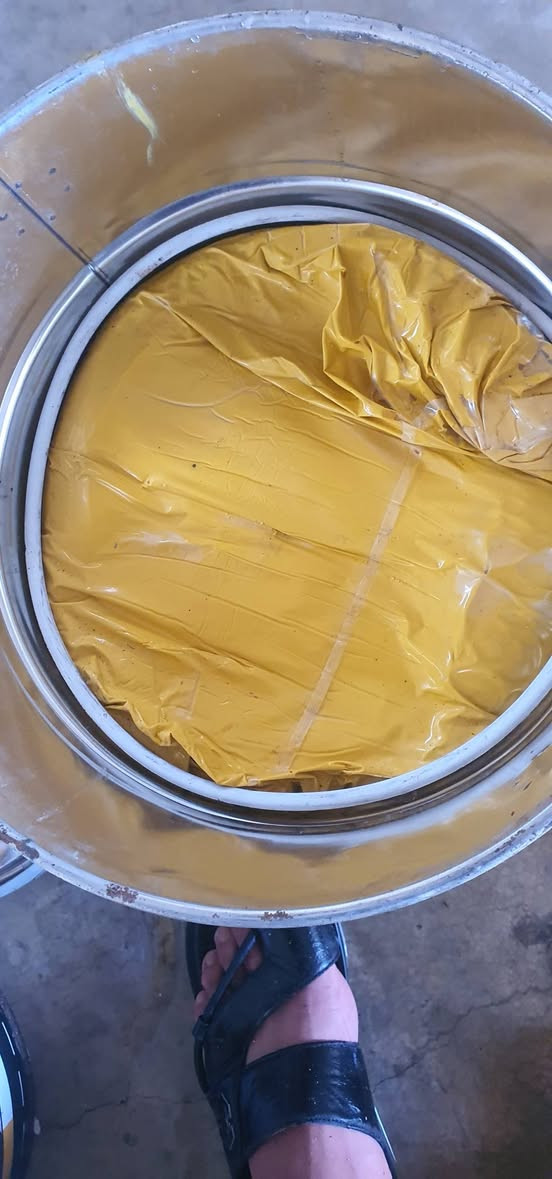 عندي صبغ لون اصفر 
للاستفسار 

***********
