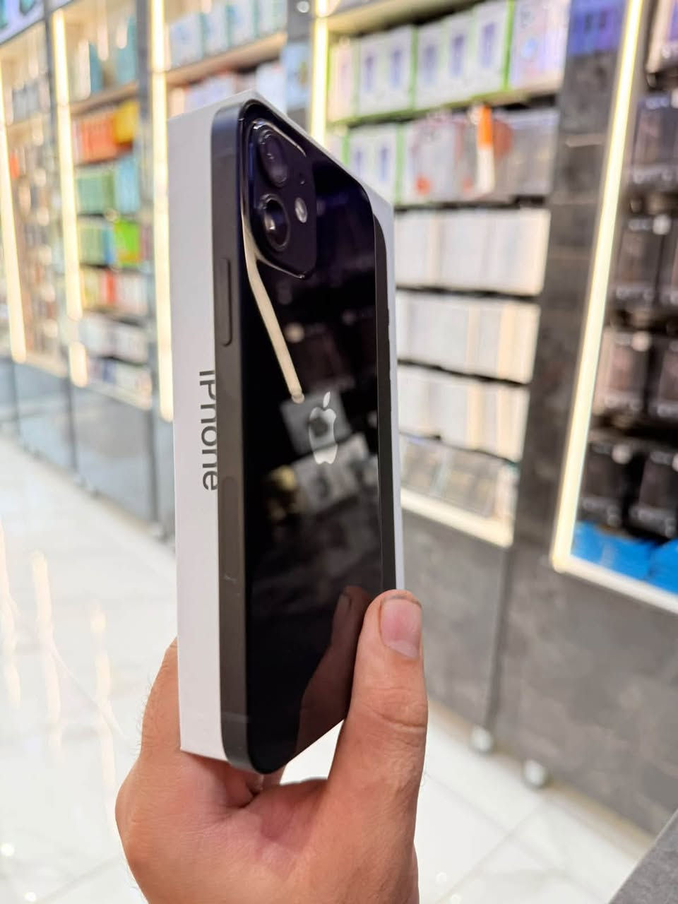📱ايفون 12 عادي لون اسود  زلغ واحد مابي نظافة ١٠٠٪؜ نموذج m
دبل خط ذاكرة ١٢٨ البطارية  ٨٤ بلادي وتربروف كلشي ممبدل بي 
كامل ملحقاته +🎁 كفر ولزكة وفلتر سماعات 
🔥🔥 السعر ٣٥٠  الف 🔥🔥 
✅ يتوفر اقساط على منصة الرافدين ✅ 
مكاني السيدية شارع العلوة مقابل مدرسة حلم الغد 
واتساب 📞 ***********.       مركز أليمان 💎
