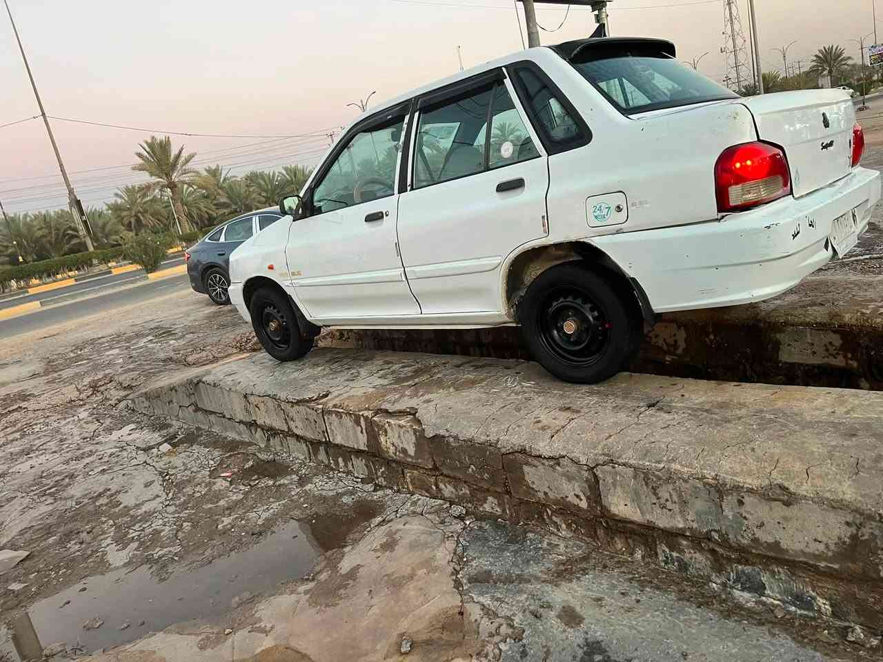 سلام عليكم للبيع أو مراوس سايبا منغولي مكفوله ماعدا طخه صغيره باب السدر الباقي مكفوله مديل 2010كير ومحرك مكفولات تخم تاير جديد دواخل جدد رقم كربلاء السعر 29وبيه مجال قليل مكاني كربلاء طريق بغداد غرب جامعة وارث الأنبياء رقم الهاتف ***********
