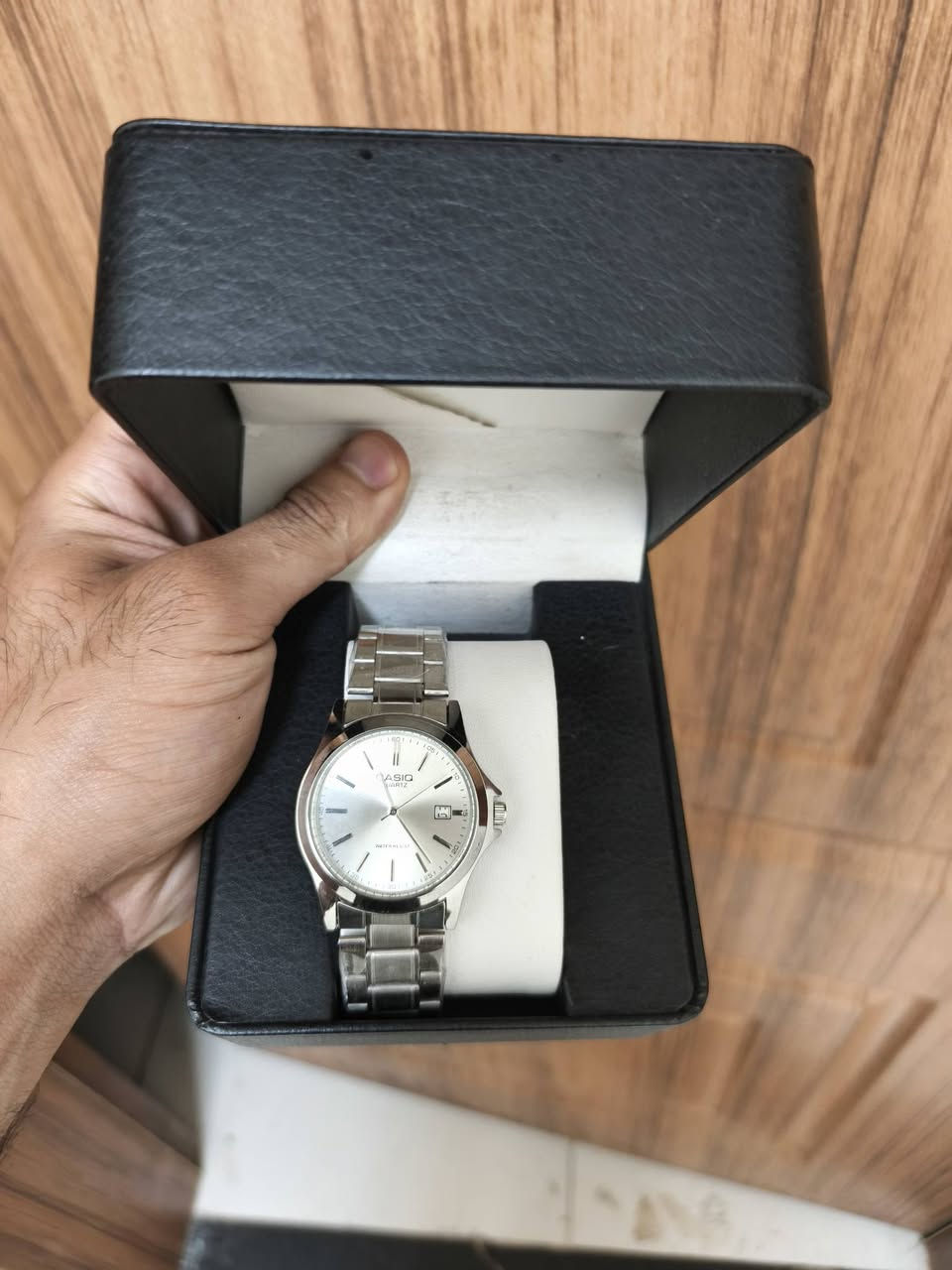 Casio Mtp 1183a
مضادة للماء 
ساعه كلاسك جميلة
السعر 80 ألف
*********** تواصل
