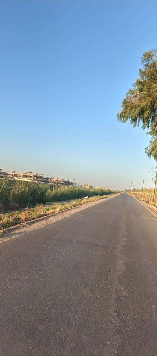 دونمين ونص بصف سبع البور مقابل المجمع السكني طابو الكاظميه تصلح مزارع بيها كافة الخدمات تبليط ماء سقي متوفر ماء اساله مدارس وغيرها مسيجه من جهتين  وقريبه عن المدينه والسوق 
***********
