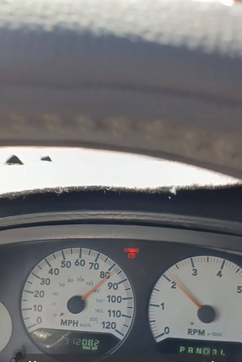 سلام عليكم البيع فول مواصفات  نظيفه جدا  ترايك مفتوح ***********
شاصي طويل   كشنات بلع  سياحي   7راكب   سعر (٦٨)
بيبان كهربائي   تبريد 3قطع   محرك وكير وصدر نظيف جدا 
رقم نكليزي  سنويه جديده تحويل مباشر  
داخل على وضع الشركه  كشر نظيف جدا  صبغ حزام بسبب الجراد تراك مفتوح  وين ماتحب  عنوان بغداد قرب مرور الحسينيه
