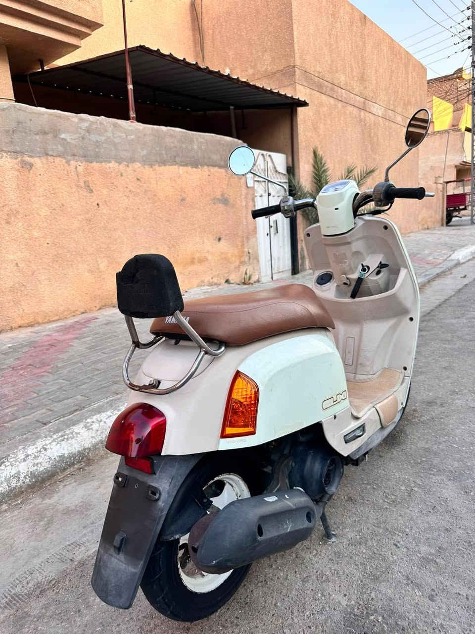 سلام عليكم دراجه ماكس بوليس للبيع كابريتر اللون المميز حليبي وداخل كريمي وصل معرض موجود مستخدمه شي قليل الدراجه مضيفه كلش ما متعوبه كفاله عامه ما مفتوحه اكفلها كلها من التاير للتاير رقم هاذه *********** موجود واتساب وبيكم خير وتدللون السعر خاص عنواني كربلاء حي الوفاء بروح أبيه المايشتري لا يتعبني والله مستعجل على بيعتها

