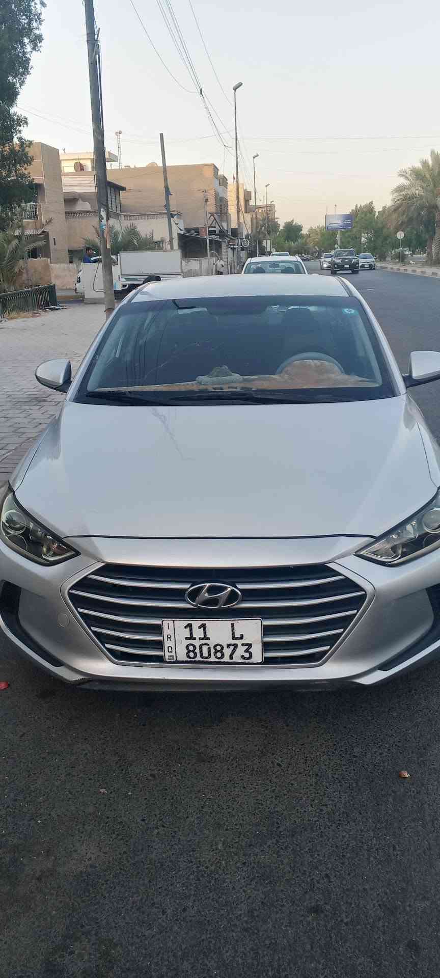 السلام عليكم النترا موديل 2018 للبيع وارد امريكي حدثهه بابتين وبل عراق نص البنيد شطح مامئثر من الداخل مثل ما موضح بلفديو البجم كبس كير مكينة شرط عل سونار مكفولات الشواصي التكم الحوض جدد تبريد ثلج السيارة جاهزة ماشيه 86 حقيقي بسمي السعر 112  وبيهه شي قليل حك الجيه العنوان بغداد حي سومر واي استفسار اتصال ع الرقم ***********
