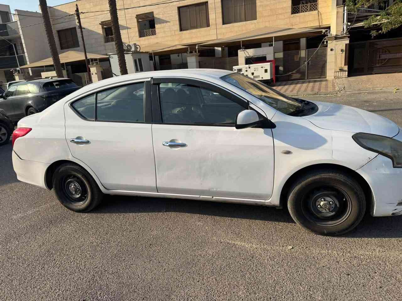 صني هندي للبيع موديل 2016
ماشية 169000

السيارة بيها طخطخات استعمال بدون دواخل بدون معجون 

مكانها بغداد 

السعر 85 وبيها مجال بسيط 

***********
