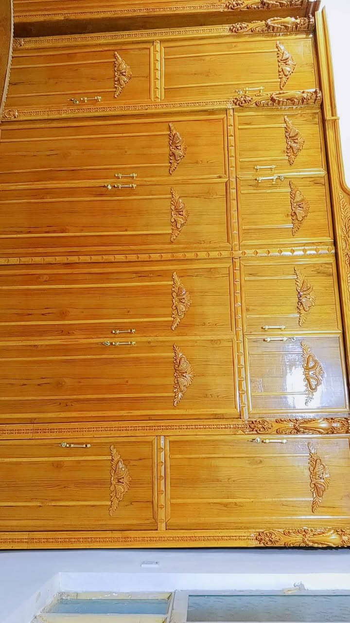 غرفة نوم • غرفه اخشاب • قليلة الاستخدام