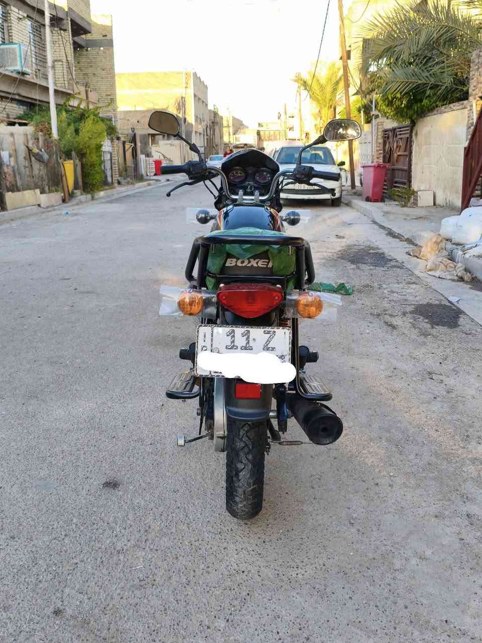 بوكسر موديل 23 مرقم بغداد بسمي مكفوله كفاله عامه 
ماشيه 20 الف حقيقي برغي ما مفتوح منهه ولا بيهه نقص 
تحويل ثاني يوم تايرات جوبلس الخلفي جديد شاده 
السعر 2300 
العنوان بغداد البياع 
***********
