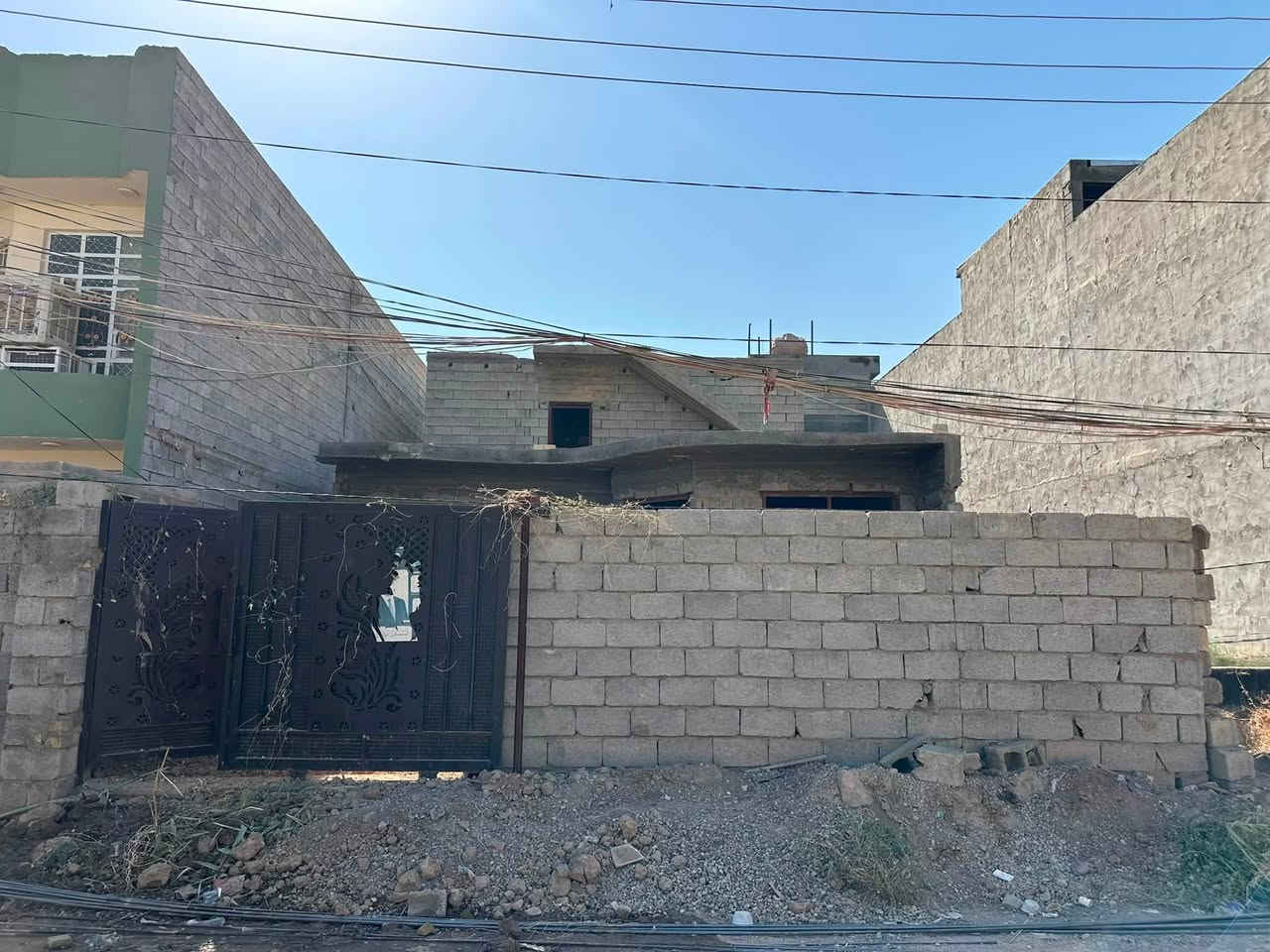 بيت طابقين • ٢٥٠م • طابو