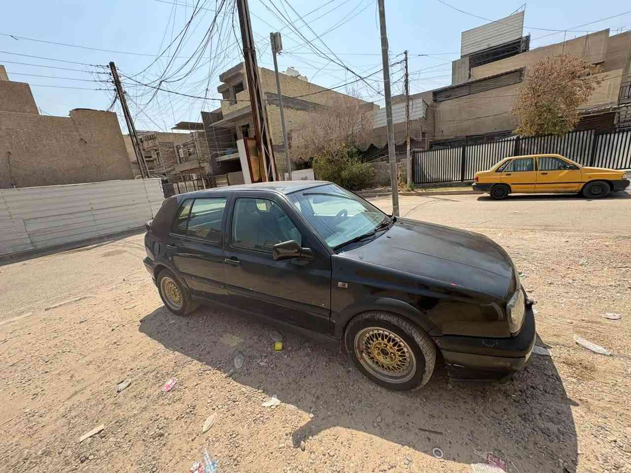 سلام عليكم شباب
سياره لون اسود 
كولف موديل 93
محرك 2000
كير اوتو.
صدر امامي خلفي
مصبوغه عام 
تبريد خير من الله فريز جديد تدفئه شغاله
الجام المامي كهرباء
مراوح مال ٦يعني انسه حماوه  جديده
رايدها ٣١ بيها مجال حك الجيه 
مكاني حي الجهاد 
***********
