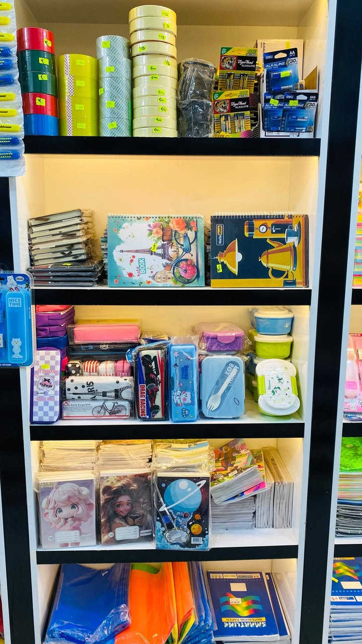 📚✏️ يعلن مكتب المحمود بفرعيه ✏️📚

بمناسبة قرب افتتاح الموسم الدراسي الجديد للعام 2026 / 2027، نعلن عن وصول بضاعة جديدة ومتنوعة من القرطاسية والمستلزمات المدرسية وبأسعار مناسبة جداً وفي متناول الجميع.

🎒🖊️ كل ما يحتاجه الطالب متوفر لدينا وبجودة وأسعار مميزة.ومناسبة جداً ✒️📝✂️📐📒🖇🗓📘📚📖
العنوان الموصل  ناحية القيارة الشارع 
الفرع الأول ناحية القيارة الشارع العام قرب جامع الرمانة الكبير *********** 
الفرع الثاني ناحية القيارة وسط سوق القيارة مقابل مجمع دبي ***********
أهلاً وسهلاً بكم في فرعي مكتب المحمود، ونتمنى لأبنائنا الطلبة عاماً دراسياً مليئاً بالنجاح والتفوق. 🌹📖
