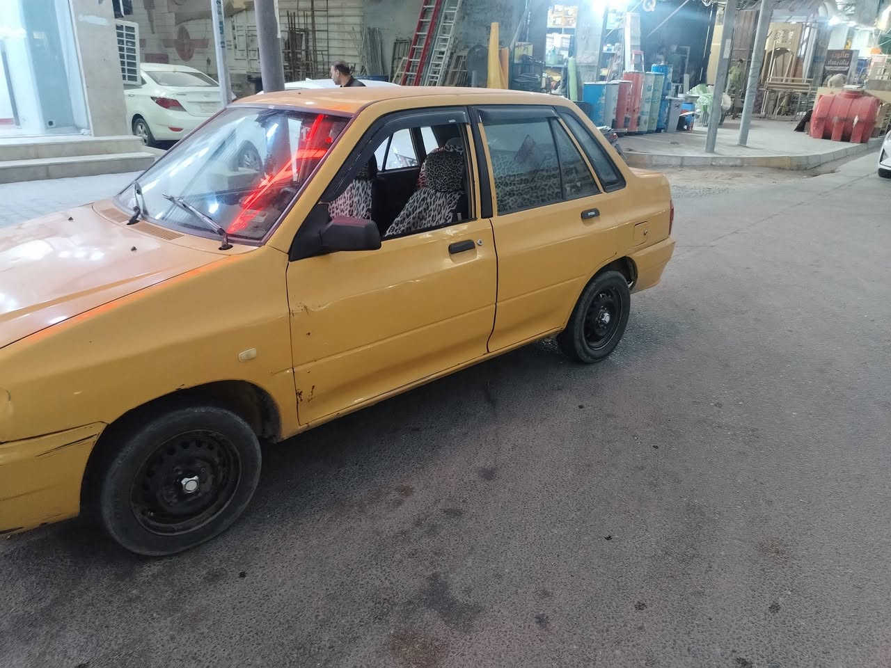 هسلام عليكم سايبه منغولي موديل ١٣ رقم بغداد رعيه في كربلاء حته تريد شغال سعر خاص رقم ***********0
